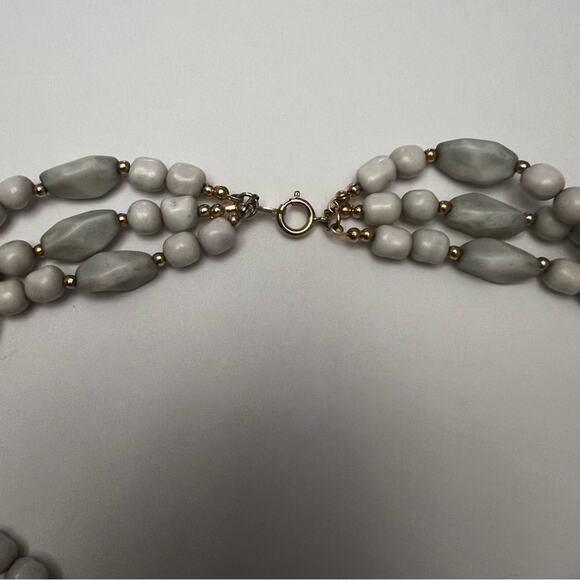 Vintage Japan Green Chalcedony Three Strand Long Chunky Stone Necklace 32" - Picture 6 of 6